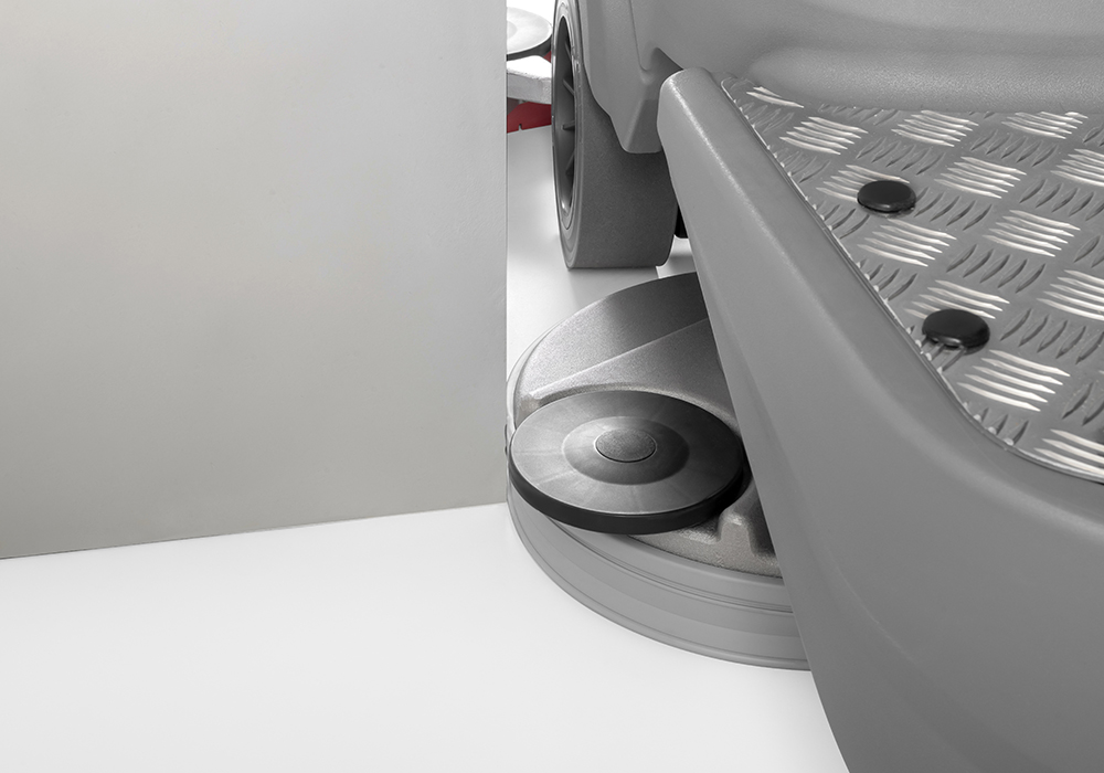 Retractable brush deck, maximum safety and practicality