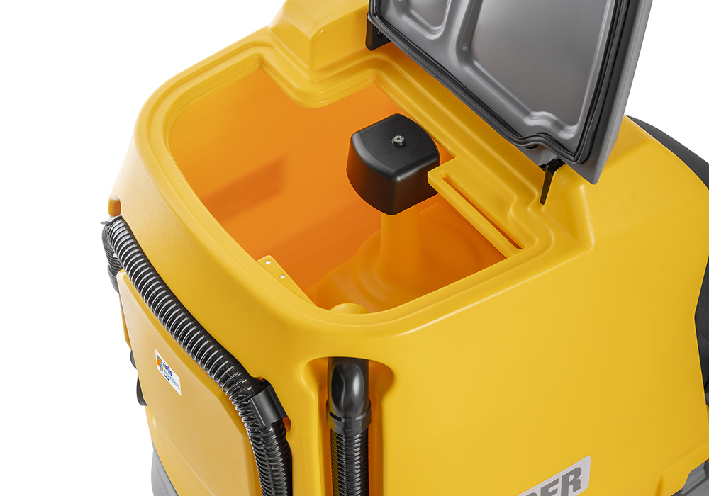 Wide recovery tank opening - Easy to clean